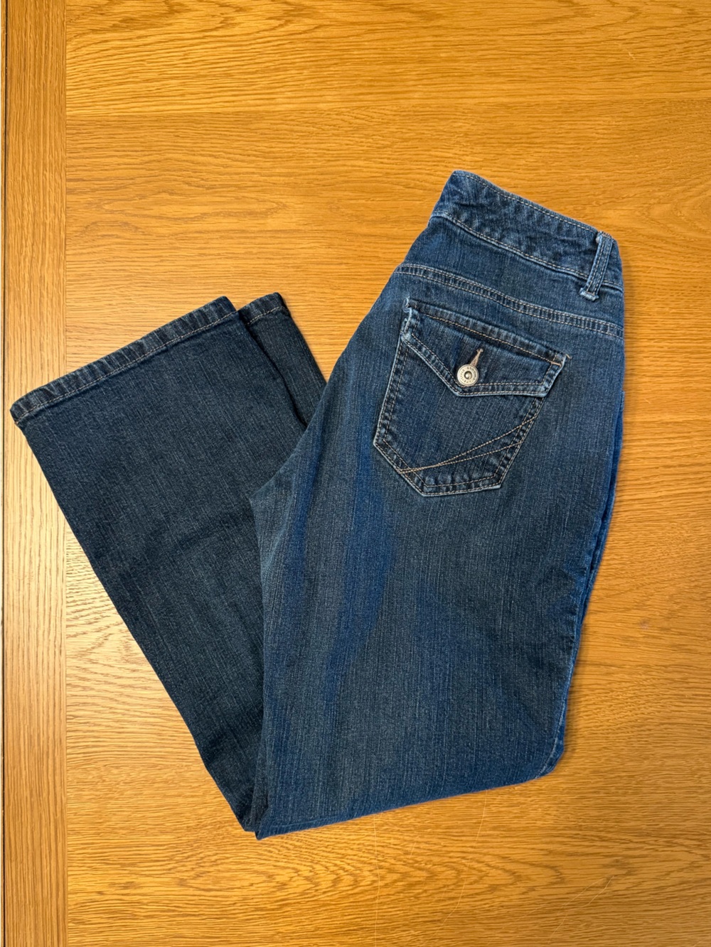 Sonoma Women’s Medium Wash Flared Denim Jeans Size 4 Petite